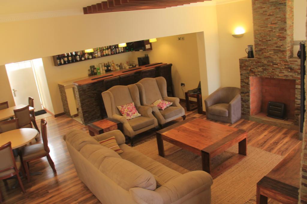 Brownie'S Guesthouse Lake Elementaita ภายนอก รูปภาพ