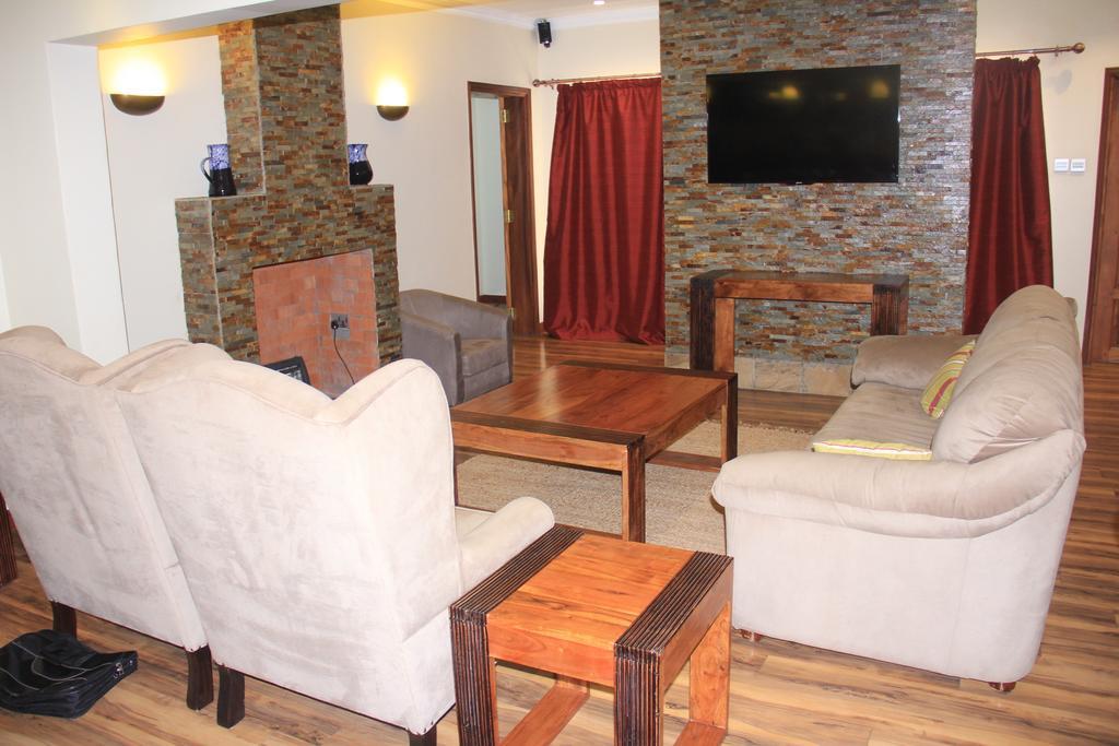 Brownie'S Guesthouse Lake Elementaita ภายนอก รูปภาพ