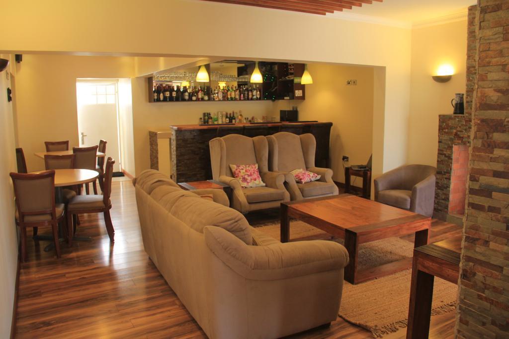Brownie'S Guesthouse Lake Elementaita ภายนอก รูปภาพ