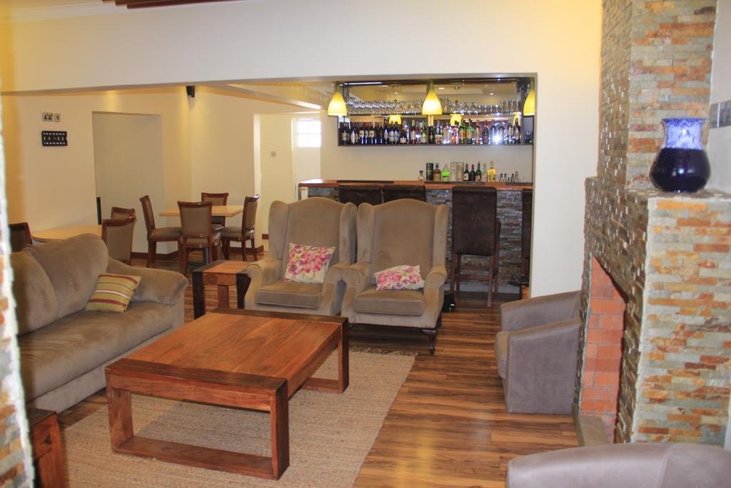 Brownie'S Guesthouse Lake Elementaita ภายนอก รูปภาพ